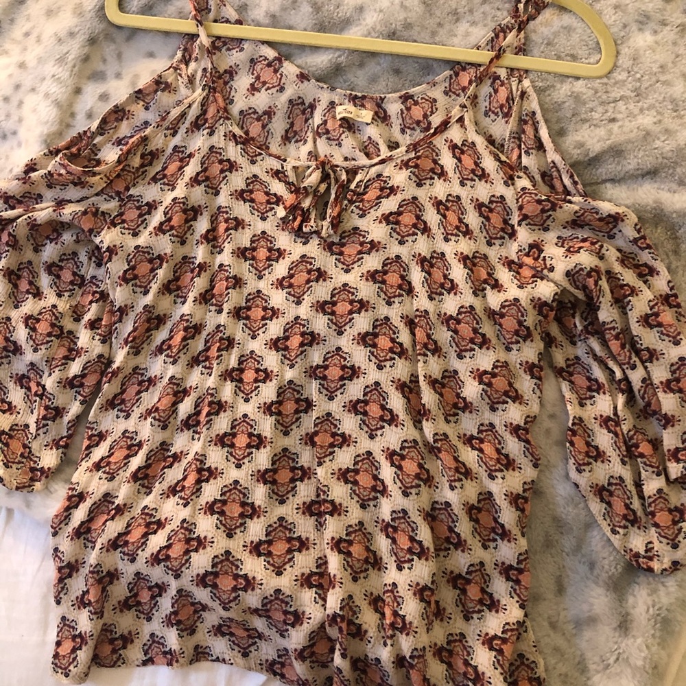 Hollister top